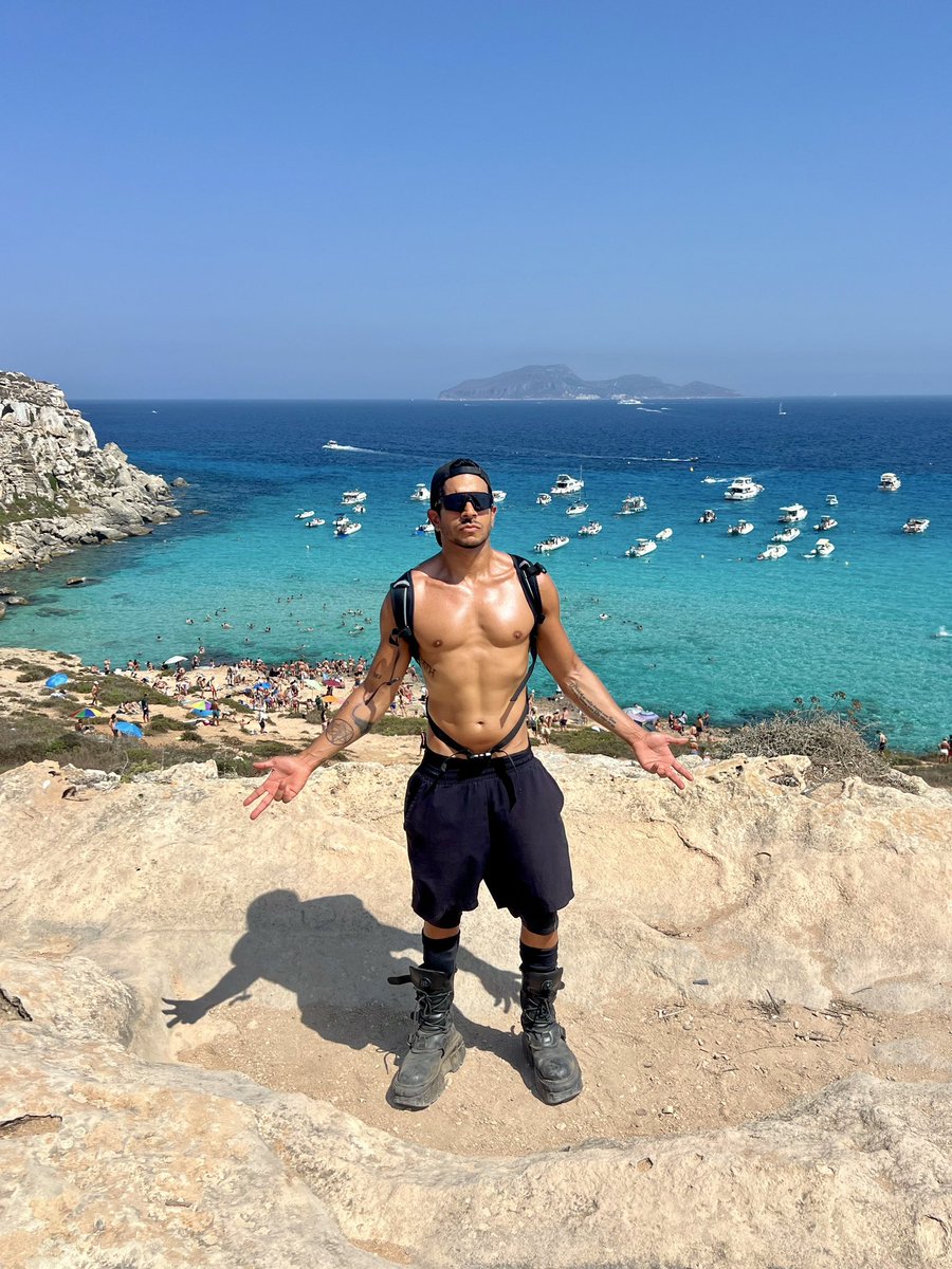 NEO10Y's tweet photo. kinda obsessed with Sicily ngl 

🏝️⚡️🩵 https://t.co/EqtrwAq3CV