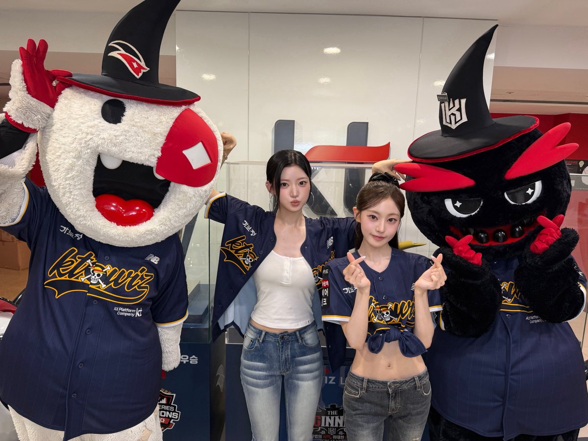 Billlieofficial's tweet photo. [📸]
260802 2026 KBO 리그 
한화 vs KT ⚾️

#Billlie #빌리 
#KBO #ktwiz
#원피스 #ONEPIECE https://t.co/DMSGTzQSkN