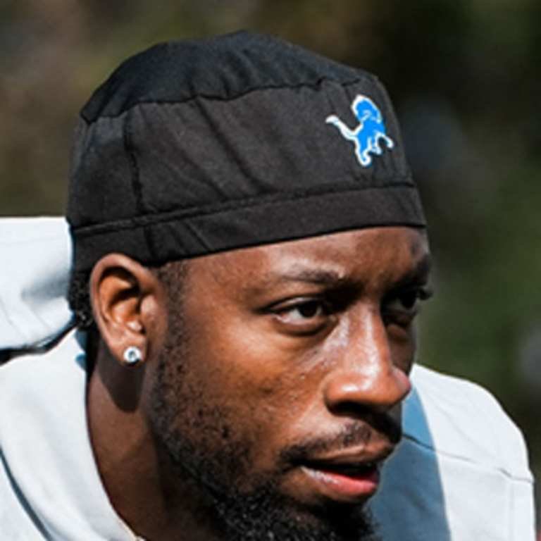 DFJSports's tweet photo. Lions priority UDFA & LB Erick Hunter just missed an interception finishing with a front flip for the crowd!
Really like his skillset - he needs to turn it on the next couple weeks.
This Lions defense is really playing well!
#onepride #erickhunter https://t.co/oko6XtRIoa
