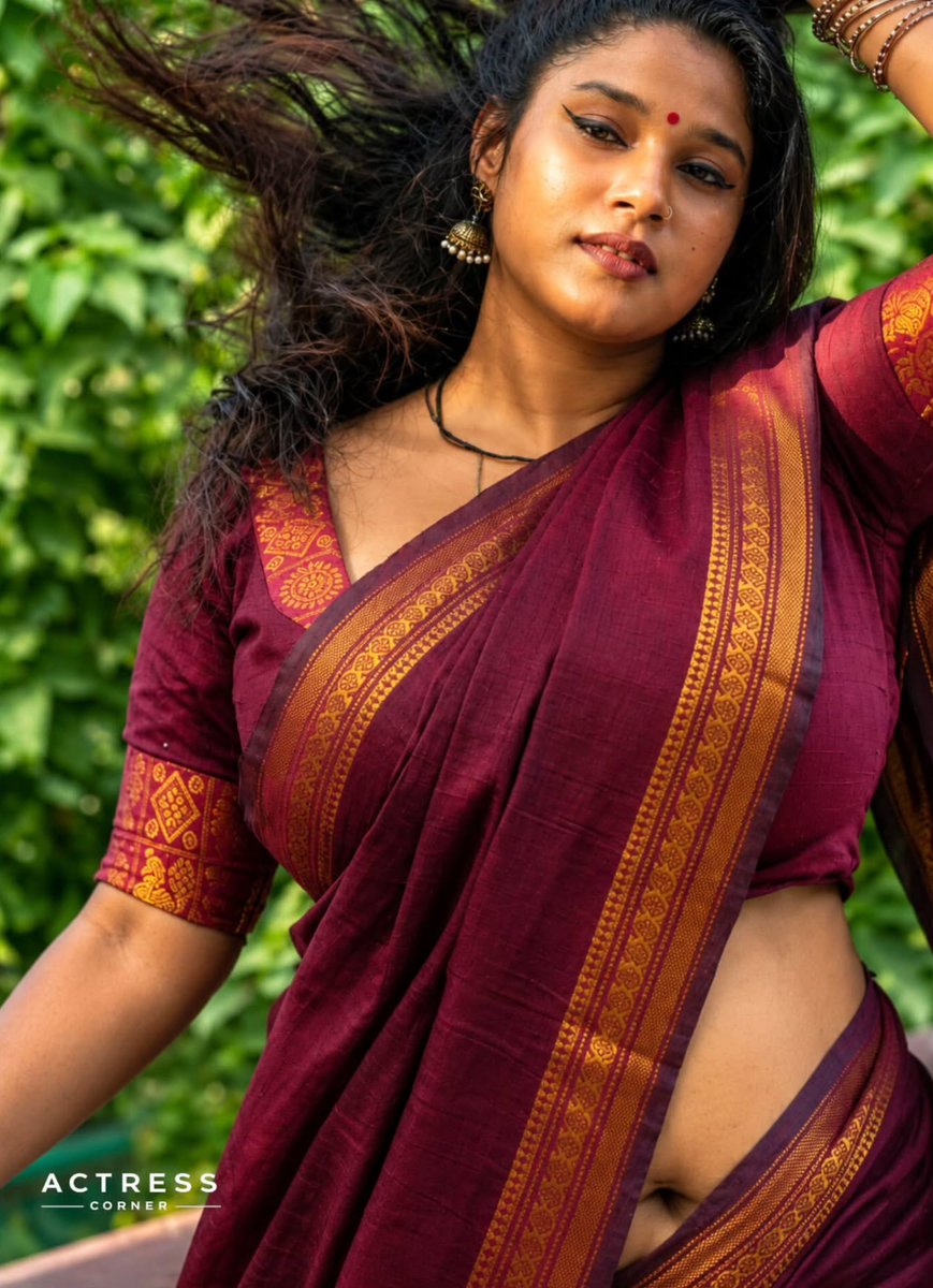 tamilamuthamof's tweet photo. சீரியல் நட��கை கேப்ரியல் 😍😍❤️❤️
#Gabrielsellus #Gabriela #actress #dancer #tamilamutham #trending #novel #hip #novelhot #trendingnow #trendingpost https://t.co/2SAC2IFojJ