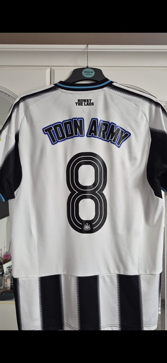 Popeyeland67's tweet photo. Don't bin your shirts. Bought a custom iron ton transfer. Used onscreengraphics from Amazon (no affiliation or being paid by them) #NUFC Adam please share @AdamP1242 https://t.co/GX2Ghwgcid