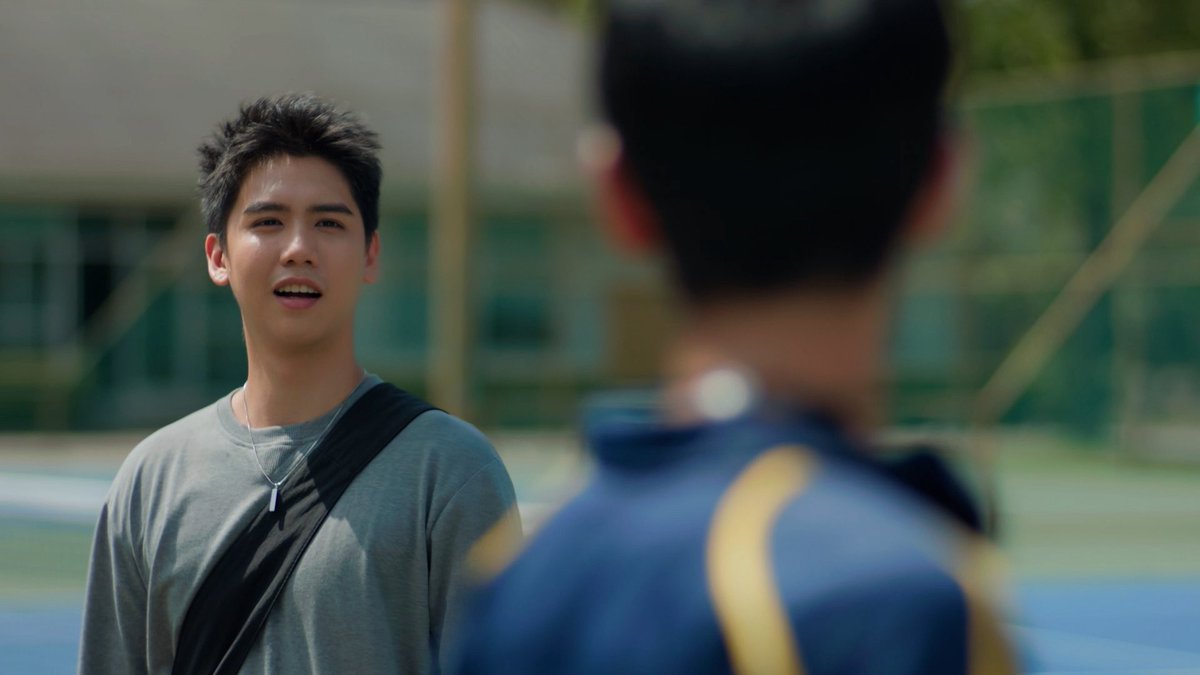 GMMTV's tweet photo. เห็นด้วยเหรอ อุตส่าห์เดินมาเงียบๆ 😂
#MatchPointSeriesEP2

 @ssingss @Chimonac https://t.co/FqUjuQbosC