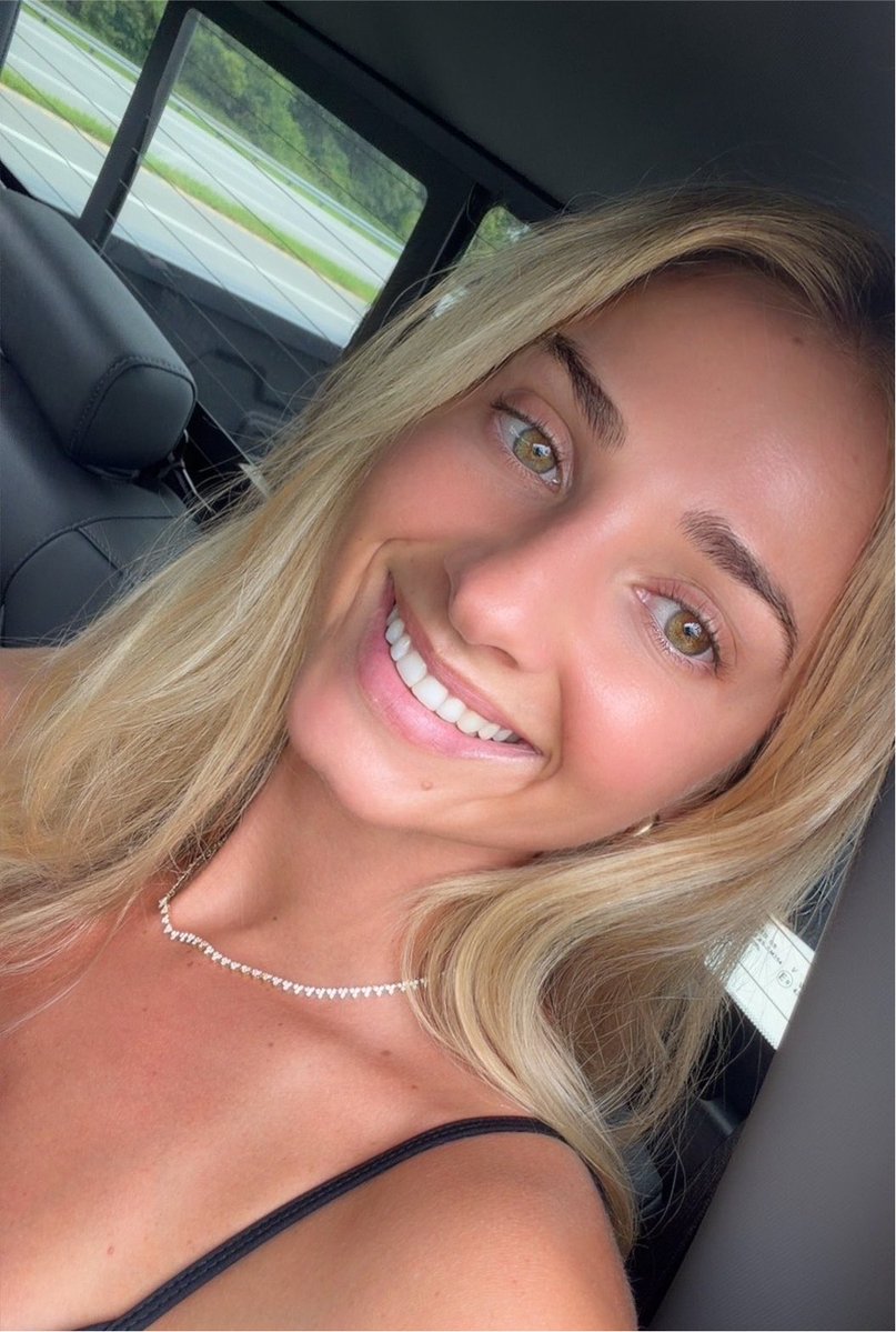 Alexa Adams 🩷 tweet media