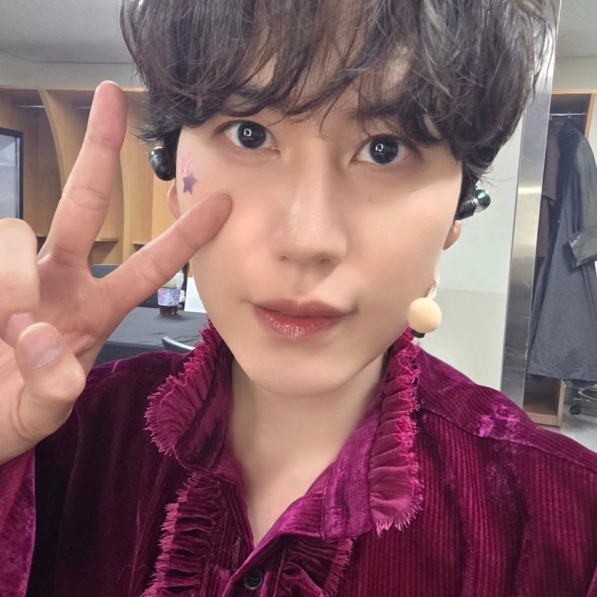 blahblah8823's tweet photo. 260802 규램 💜 #규현 #KYUHYUN

프랑켄슈타인 콘서트 서울 무사히 마쳤습니다
이틀간 열심히 소리 질러주시고 박수 쳐 주셔서
진심으로 감사했습니다!! 

역대급으로 더운 북극이었지만..
하늘이 너무 이뻤어요 ☺️ 

빅터 프랑켄슈타인은 당분간 현생으로 돌아갈게요 

사랑합니다🥰 https://t.co/NpSJuseVM4