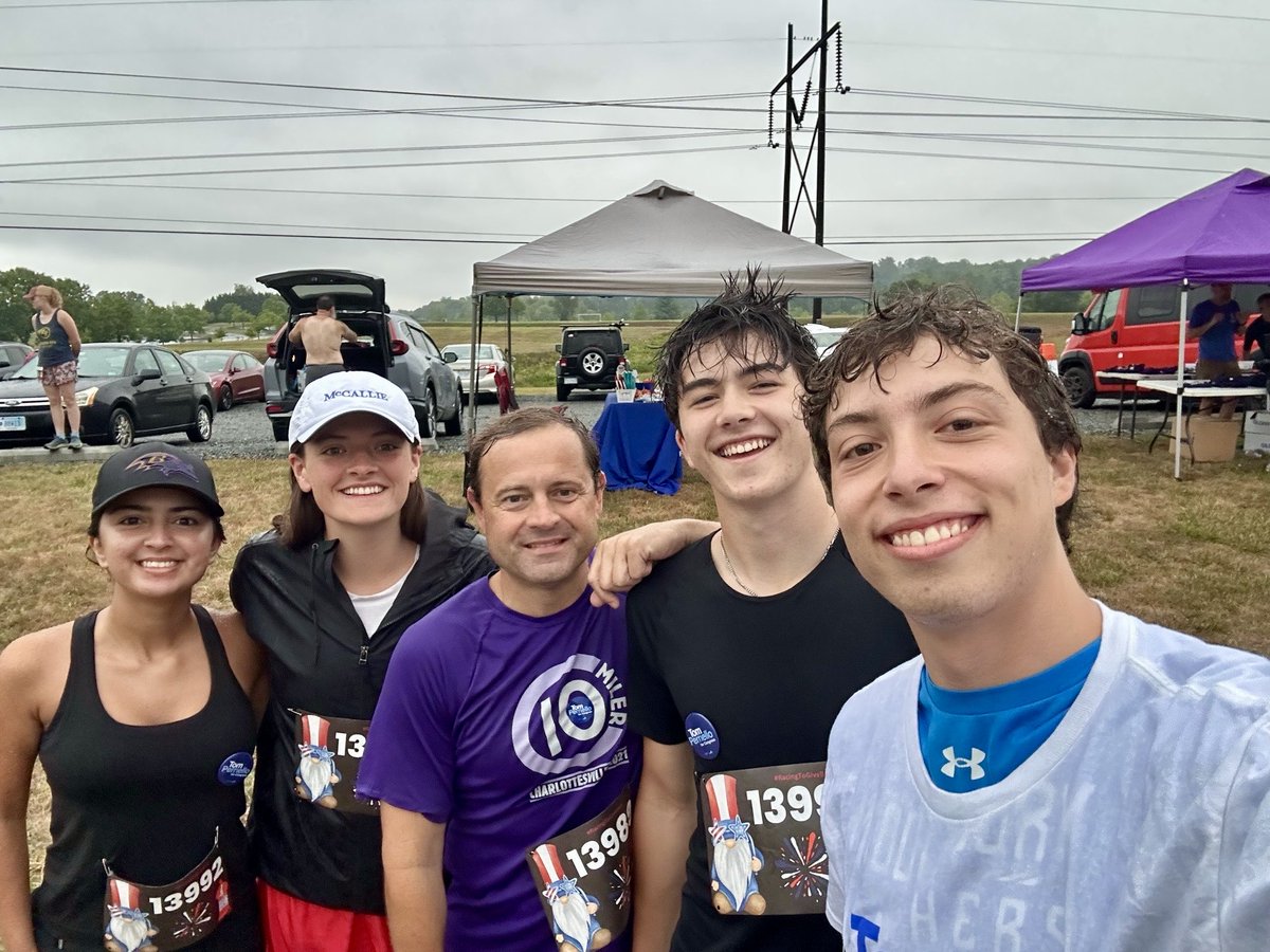 tomperriello's tweet photo. Had an absolute blast running the Random Row Brewing 5k this morning alongside the incredible Team Perriello interns. Nothing beats starting the day with this crew while supporting such an important cause for foster care.
#RunForACause #RunForCongress https://t.co/b6hQ4VvsO9