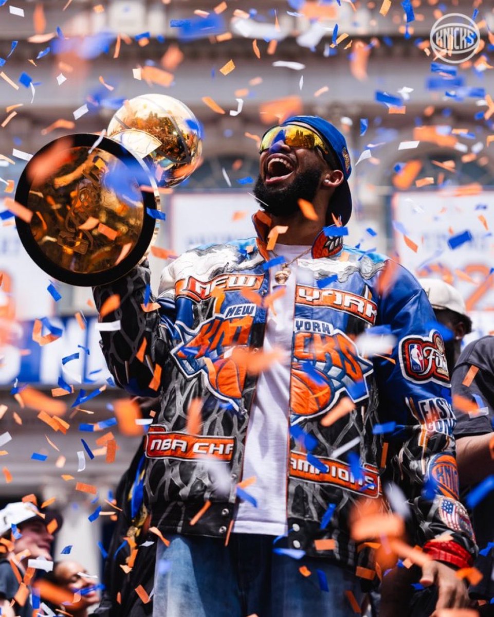 NYsportstalkRQ's tweet photo. Just a reminder, The New York Knicks are NBA Champs!🗽🏆✋🏼 https://t.co/TQEyz0GVte