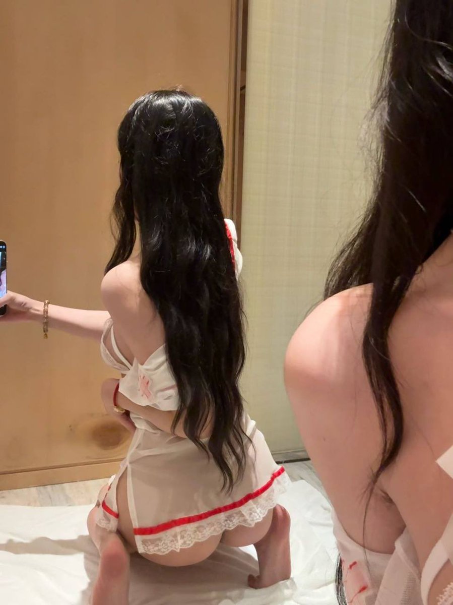 Qunningjiang's tweet photo. 蜜🍑臀，顶起来感觉～～😍😍😍
#蜜��� #萝莉 https://t.co/UAO6rfZM0d