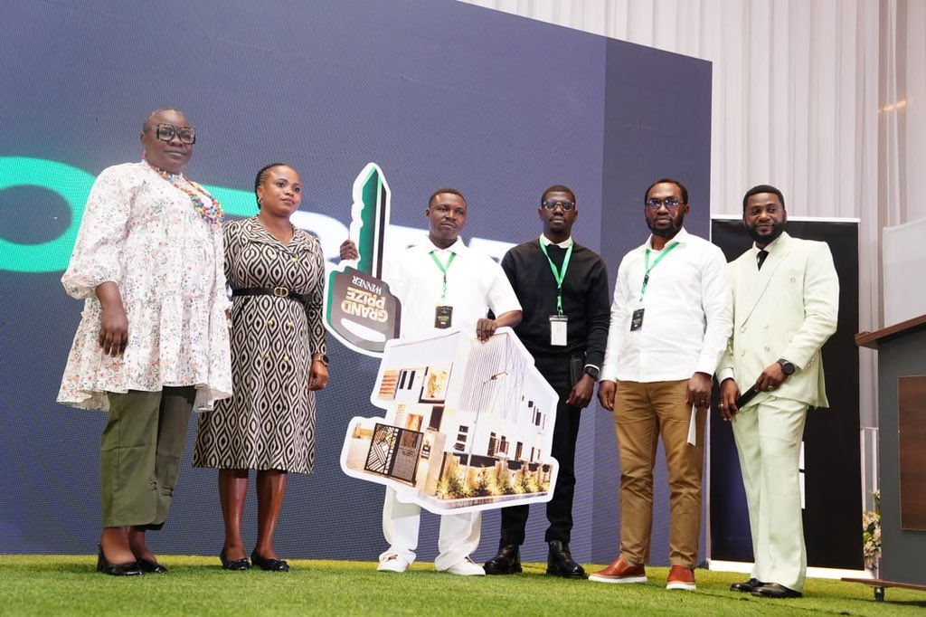 ThickMeedah's tweet photo. Big congratulations to the lucky winner of the ₦150 Million iLOTBET House! 🏡🎉 And cheers to everyone else who won amazing prizes throughout the campaign. What a fantastic way to wrap things up! Wishing all the winners even more blessings ahead. 👏🏽 #iLOTBETHouseEvent https://t.co/BXdRhzKaFe
