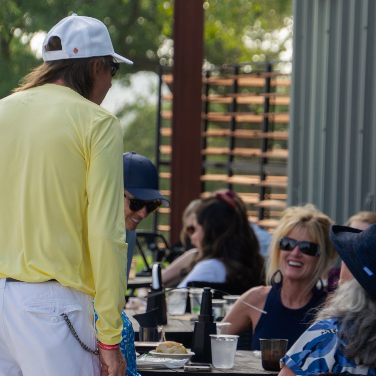 OakfireClub's tweet photo. You stop by for a drink and a bite, see a few familiar faces, and settle into Member Night. Before you know it, there is nowhere else you would rather be.

That's the magic of community. That's Oakfire.

#oakfireclub #livefun #community #satx https://t.co/BsHVxD5Xjk