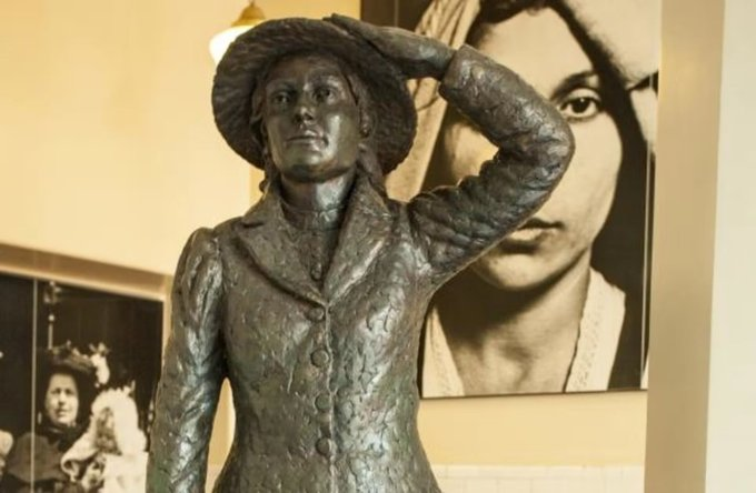 SeaFog090m's tweet photo. Annie Moore was the first immigrant processed at the newly opened Ellis Island immigration station on January 1, 1892. Her arrival marked the beginning of mass immigration through Ellis Island, which became a major gateway for millions entering the United States https://t.co/41FXvFEVYV