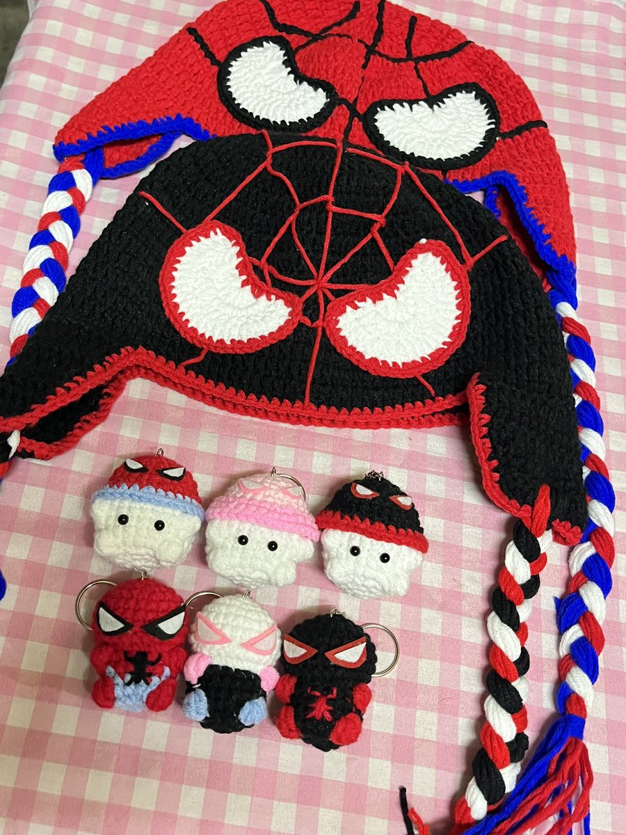 HeavenlyCreats's tweet photo. spiderman beanie &amp; keychain

❤️🕷️

🏷️ wts lfb crochet comms spiderman gwen miles brand new day #SpiderMan #SpiderManBrandNewDay https://t.co/uiJWDvju2l