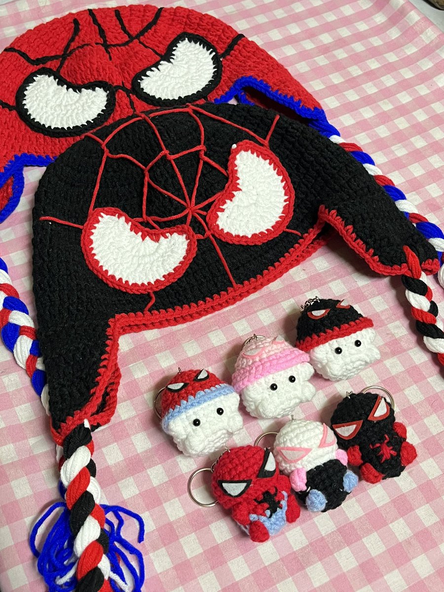 HeavenlyCreats's tweet photo. spiderman beanie &amp; keychain

❤️🕷️

🏷️ wts lfb crochet comms spiderman gwen miles brand new day #SpiderMan #SpiderManBrandNewDay https://t.co/uiJWDvju2l