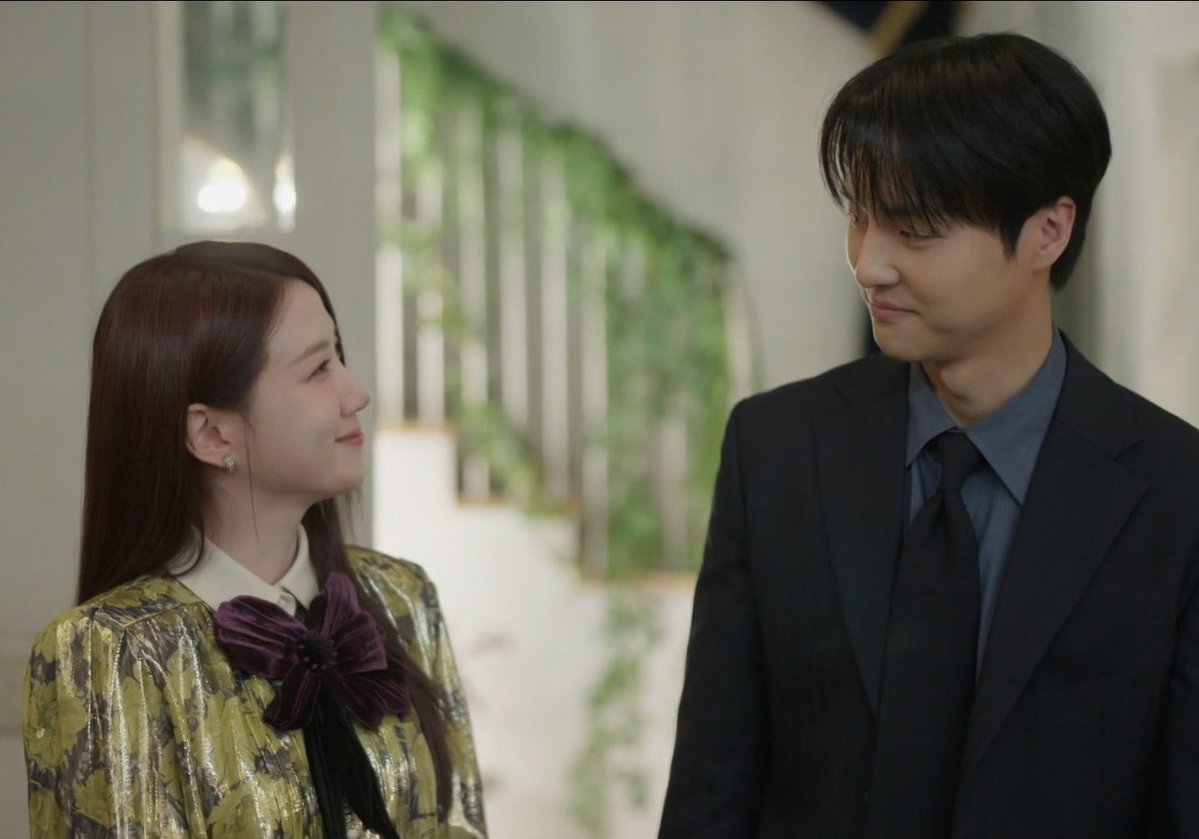 PEBmomt's tweet photo. 천여리 마강욱앞에서 활짝웃음 << 이거 너무 유해한듯.....
뇌녹을거같고 https://t.co/J94JaeDj4A