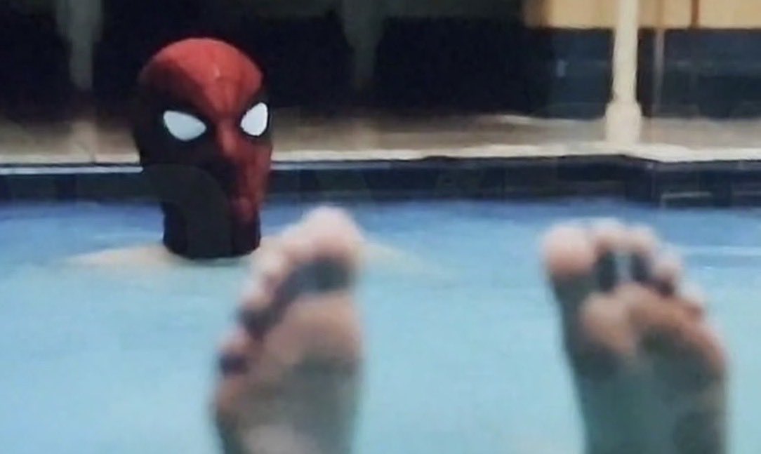 sonnysoonysonny's tweet photo. this cannot be a real shot from the new spiderman movie https://t.co/x6MDKD5JQ1