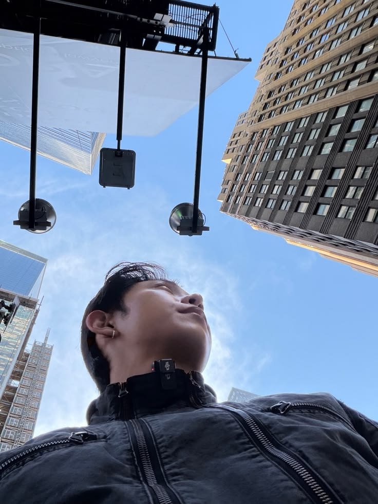 oriorae's tweet photo. #LimaRyulBU for September boy 🖤
Day 2: Apa top 3 Ryul selca favorite kamu?
📸 Angle bawah always best selca for me!
Izin tag 💌 : @vousmepeach @ryulmaniacs @EaJull @erryul @rylbagel https://t.co/ewkKhycKM3