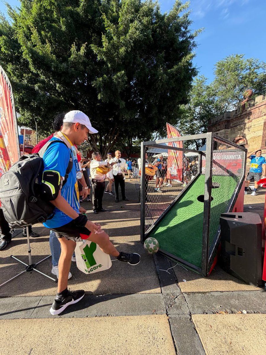 GranvitaMx's tweet photo. 😀✨🎺 ¡La carrera terminó, pero la fiesta continúa!

Ven a nuestro stand, diviértete con nuestras activaciones, disfruta de un momento lleno de música y gana premios especiales.  

#CarreraDolphy  #rundolphyrun #25CarreraDolphy #Granvita https://t.co/CAZmFFdTst