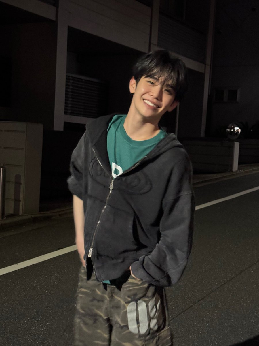 mtto02's tweet photo. 아니 맽탤 오늘 뜬 사진 차이 수준 ㅅㅂ
미친도깨비랑 훈내나는연하남 https://t.co/zXHUelsjV2