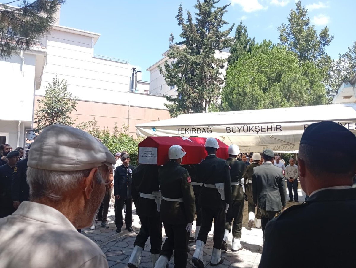 Tekirdag_aile's tweet photo. Kıbrıs Gazimiz İzzettin AĞIN, Süleymanpaşa ilçemizde düzenlenen cenaze töreniyle ebediyete uğurlandı.

Sayın Valimiz Recep SOYTÜRK ile İl Müdür Yardımcımızın katılım sağladığı cenaze töreninin ardından Merhum Gazimiz, dualarla son yolculuğuna uğurlandı.🇹🇷

https://t.co/0KjwiaApIJ https://t.co/0XsgBfueaJ