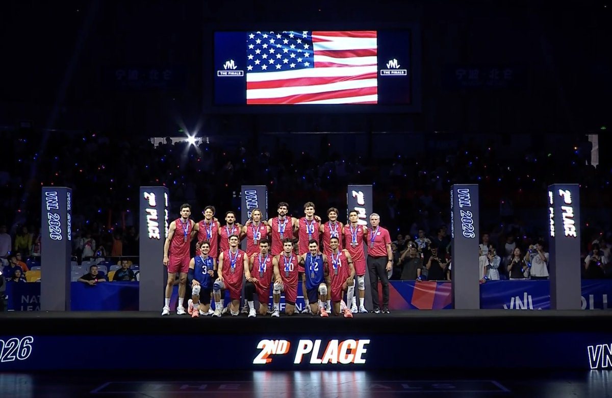 iamico's tweet photo. USA pa rin! Ganda ng flag nila!

Tapos ang boring ng flag ng Poland. Parang di pinag-isipan ng mga tumahi. Copy paste pa sa Indonesia. Joke. Huhuhu. Congrats, Poland.

USA hanggang mag-violet!

#VNL2026 https://t.co/1qf0Qdtgw0