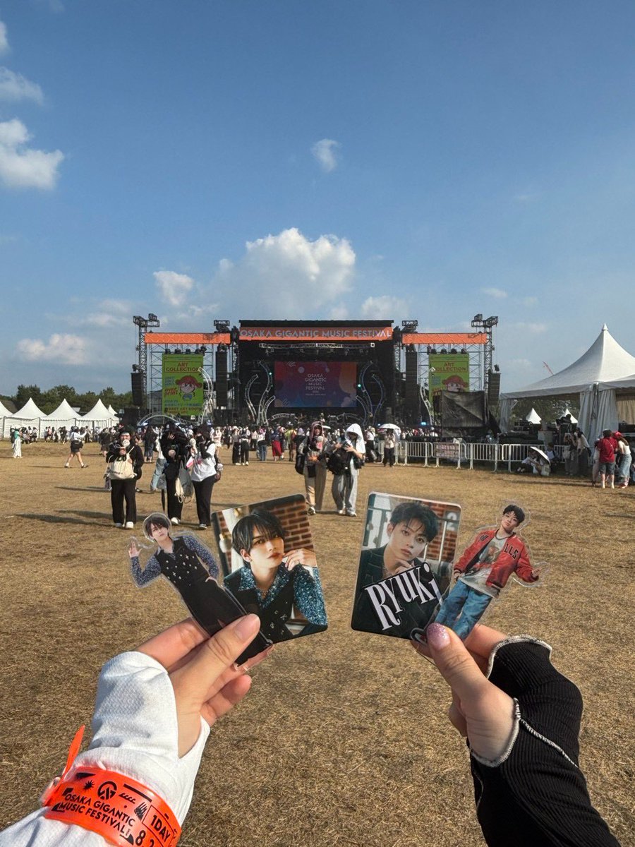 aqcha251's tweet photo. ジャイガ〜❣️❣️
2組前から気合い根性パッションで暑い中待機して肉眼でしっかりMAZZEL拝めたჱ̒ ᴖ⩊ᴖ ） ❤️‍🔥❤️‍🔥
今日も最高にかっこよかったー😭😭✨✨

一緒に行ってくれてありがとう♩⟡
@mazz_stjmnret https://t.co/uieHtghWpS