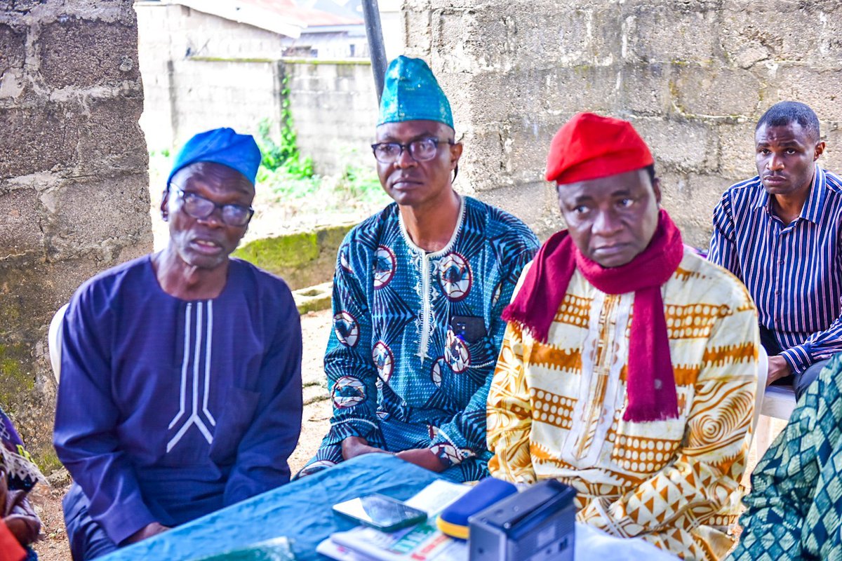 ceebob8's tweet photo. @OsunSSG @AAdeleke_01 Yesterday, alongside party leaders in Osogbo, I visited Zone 8, Oke-Arugbo, as we continued our grassroots mobilization for the re-election of His Excellency, @AAdeleke_01 https://t.co/k4P1nAPTZE