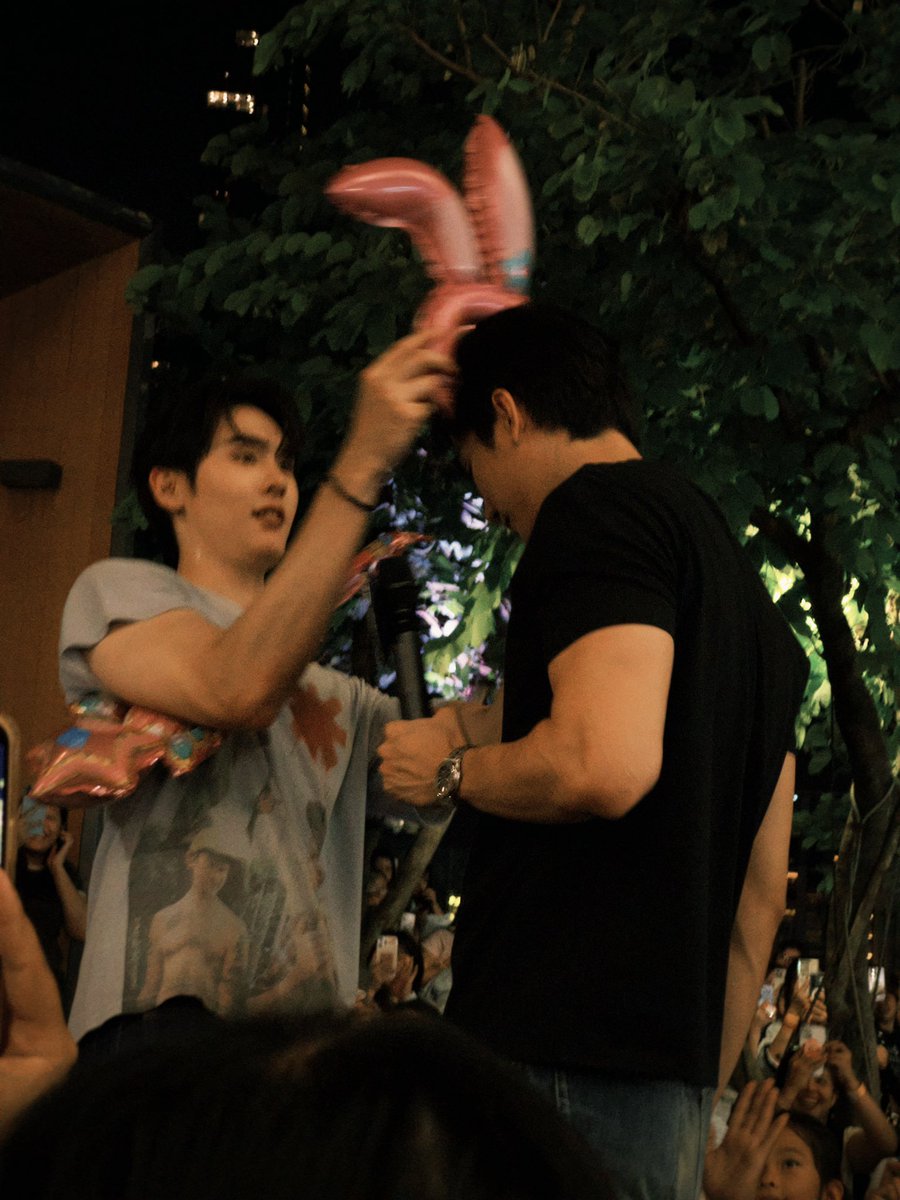 pndSkn's tweet photo. เมื่อวานผมถ่ายอะไรไปนะ55555555 https://t.co/nrwdTSxCet