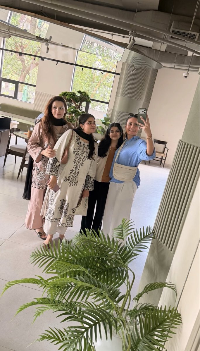 faizafarooq01's tweet photo. Soaking in these last moments with my favorite people. Had an absolute blast!

Heading back home now, but this trip will live forever in my head until we meet again. 

See you all very soon! ✈️

#Sydney #Australia #Turkey #Istanbul #Travel #Holidays #Vacations #FriendsForever https://t.co/YHG903rhLE