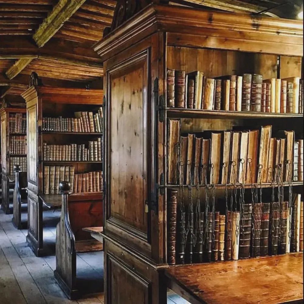 BookChat_ tweet picture