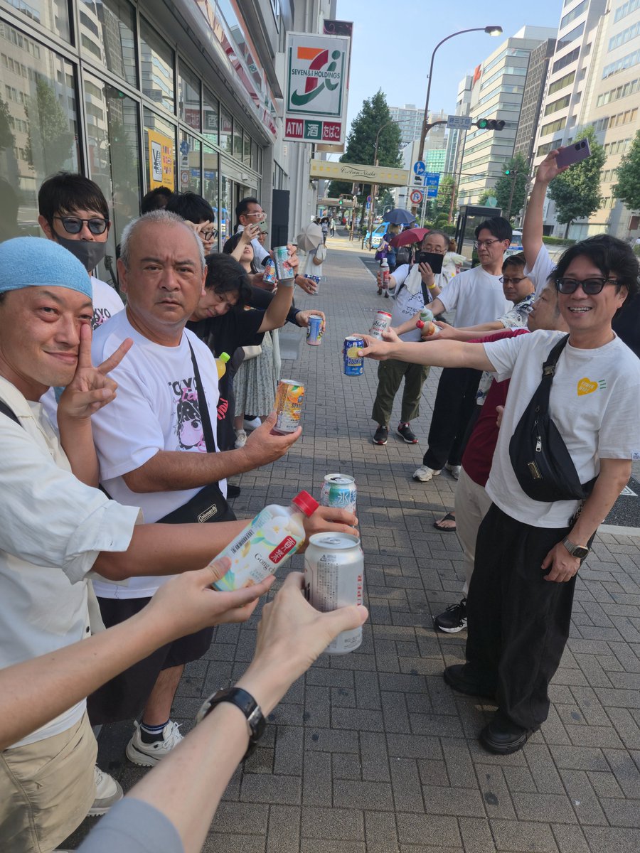 chocopppppp's tweet photo. あの時代からの絆は何者にも代えがたい🍣
他に協力してくださった方ももちろん、みんな最高だ！！！！！！！！
ありがとう！！！！！！！！！！！

#CLEAR’Sワンマン
#クリアーズ https://t.co/F2aJIOpv9O
