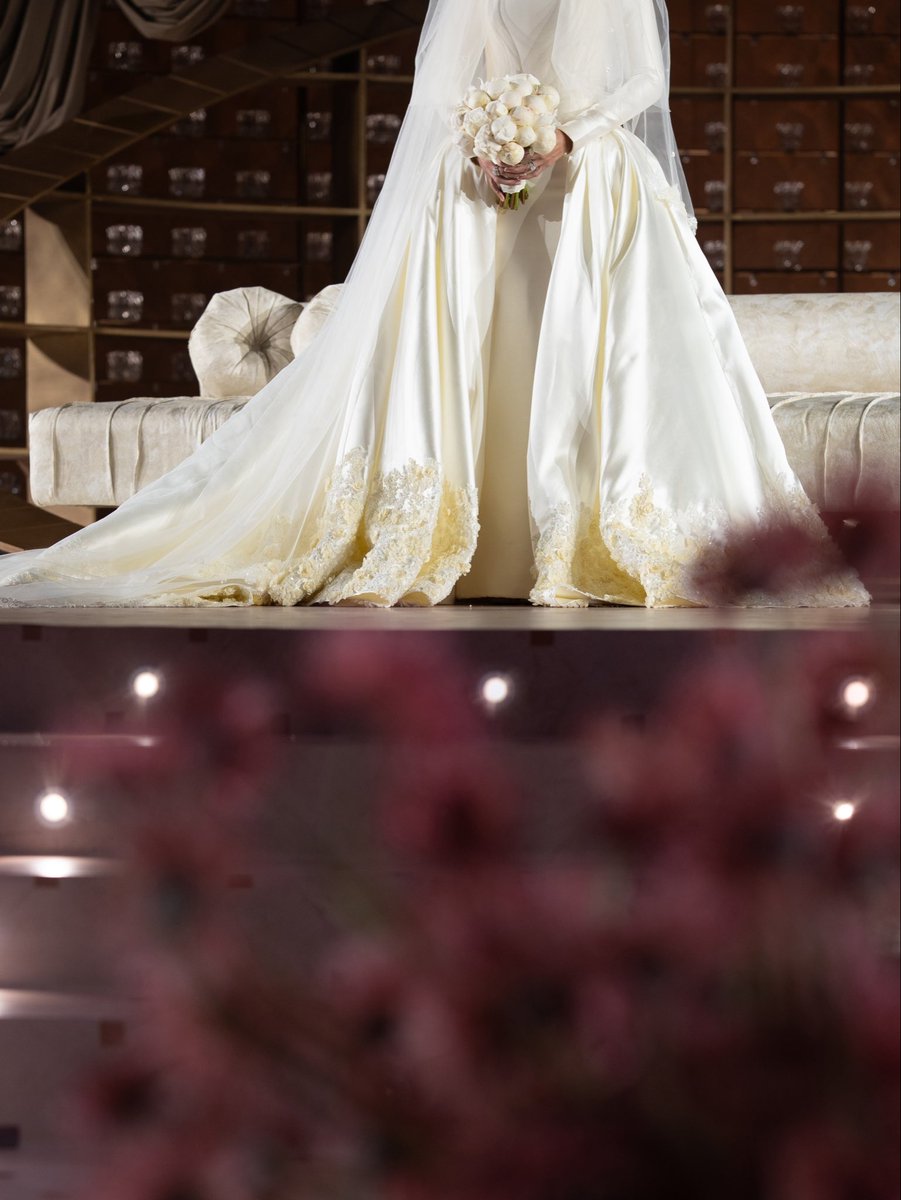 Honsweddings's tweet photo. Qatar weddings 🇶🇦 
افراح المنصـور والعمادي ✨
#bride #weddings  #gulf_wedding #weddingday #Qatar https://t.co/94bzOYF1hx