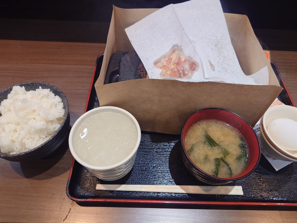 kagepee1's tweet photo. 感動の肉と米に行く。相変わらず肉しぐれがうまい。 https://t.co/88J4VK8Zii