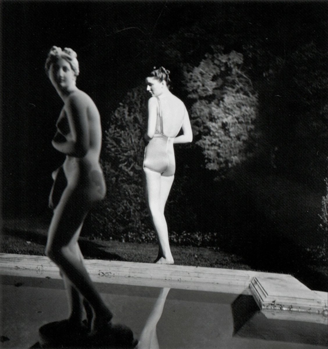 GertieWentworth's tweet photo. Night Bather

1939 • Louise Dahl-Wolfe https://t.co/b1WiQpenNf