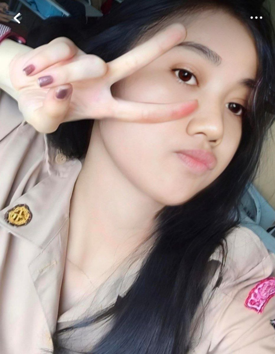 Alyasmid's tweet photo. Miss Sarah 
https://t.co/Lvg3LaVCgm https://t.co/Vbysg4gHnL