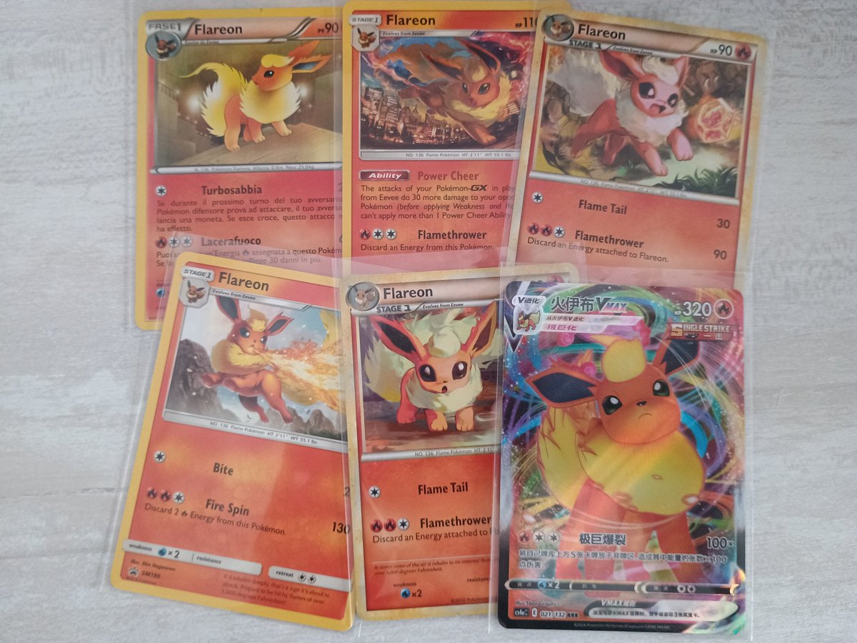 ACherrySunset's tweet photo. @adrixxrm Flareon mi niño (faltan más cosillas como fundas, más págs pero el lim son 4 imágenes) https://t.co/GKYXxj2MiH