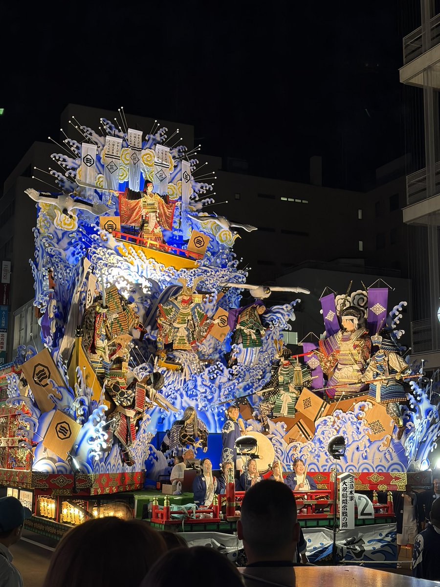 tylo_09's tweet photo. 三社大祭を見てみろく横丁で飲むなどした https://t.co/S1YXiyfx8Z