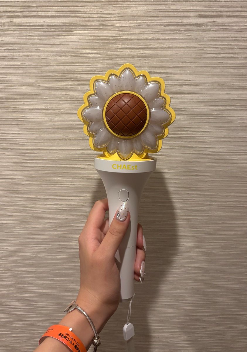 nabi_519's tweet photo. 新しいトレカとチェゴボンをGETして聖地巡礼も出来た日🌻✨
やっぱりひまわり畑は美しい!!
ヒョプさんもCHAEstさんもさらに大好きになった幸せすぎる1日でした🍀
#チェジョンヒョプ #THEWAYforUS https://t.co/un2oXS7R3S