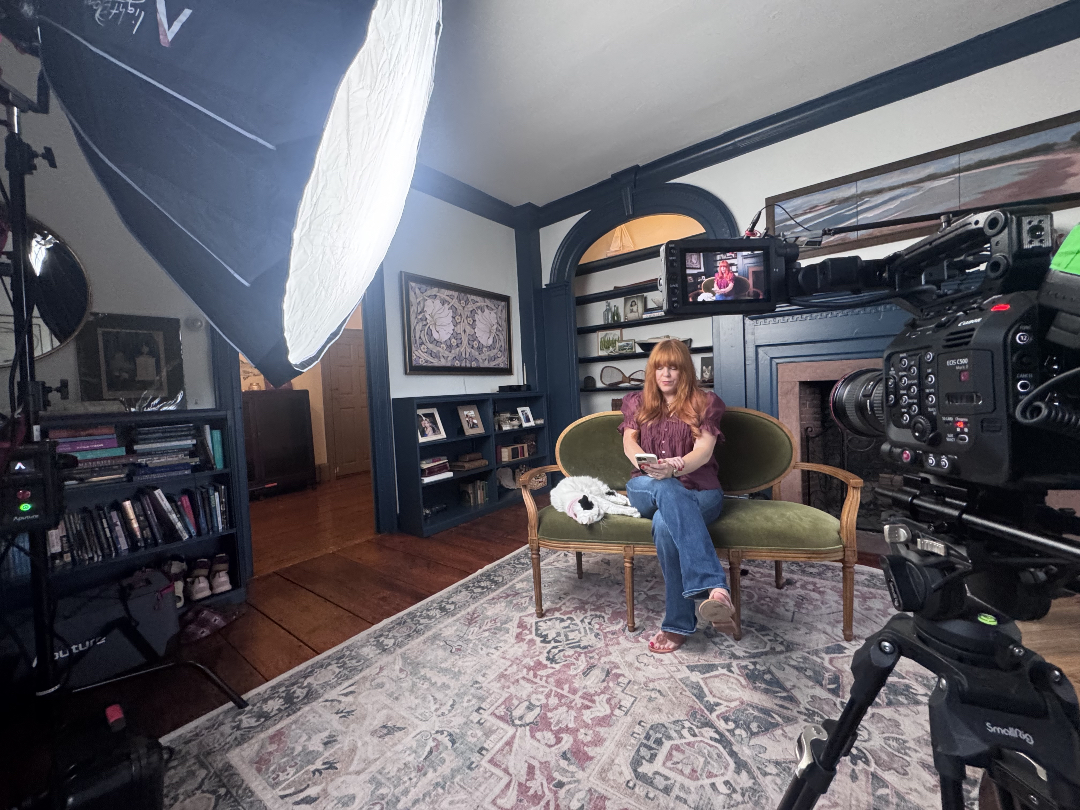streambeacontv's tweet photo. A couple BTS shots on the set of IT FOLLOWED ME HOME to start your week off right 💪🏼

We can't wait for you to see what we've been cooking up with @amybruni! 

#itfollowedmehome #streambeacontv #beacontv https://t.co/juPussZCyk