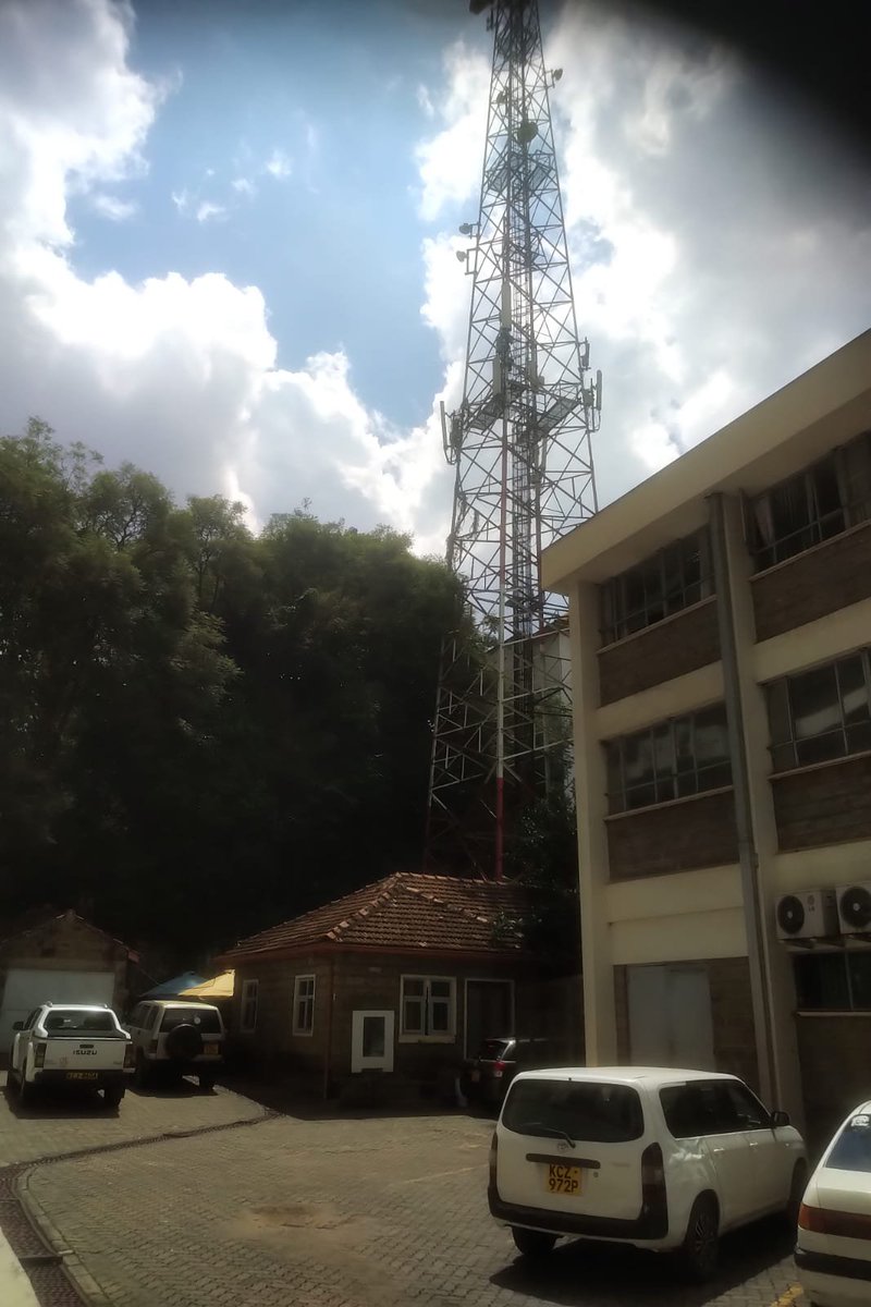 SaveWestlands54's tweet photo. One communication booster serving Rhapta Road, Westlands Avenue &amp; Sports Road while more highrise apartments keep coming up. Is communication infrastructure growing too? #Dala7s #securingtgecapital
#SaveWestlands #Westlands #Nairobi https://t.co/lqZSRTYiuZ