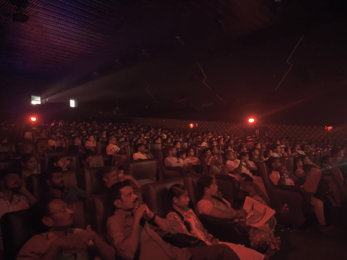 JayalaxmiPpm's tweet photo. Full of family crowd for #JanaNayagan.
Leak movie
Audience : we don't care.
Elam group tickets dhan 15,20,30... 💥💥💥
Blockbuster second weekend.
@actorvijay 
#BlockBusterJananayagan
#JayalakshmiCinemas https://t.co/WrPeQMDUEl