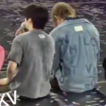 taeyunkimin's tweet photo. personal space who https://t.co/y1Tzoitohl