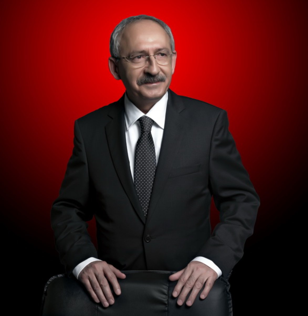 kiyashaber156's tweet photo. 🔴 Kayyum G.T'ten Kayyum Kemal'e rest!

Gürsel Tekin: "İl Başkanlığı görevime beni tayin eden mahkeme karar verir. Kılıçdaroğlu'nun bu yetkisi yok." https://t.co/XJVzSeOZ3y