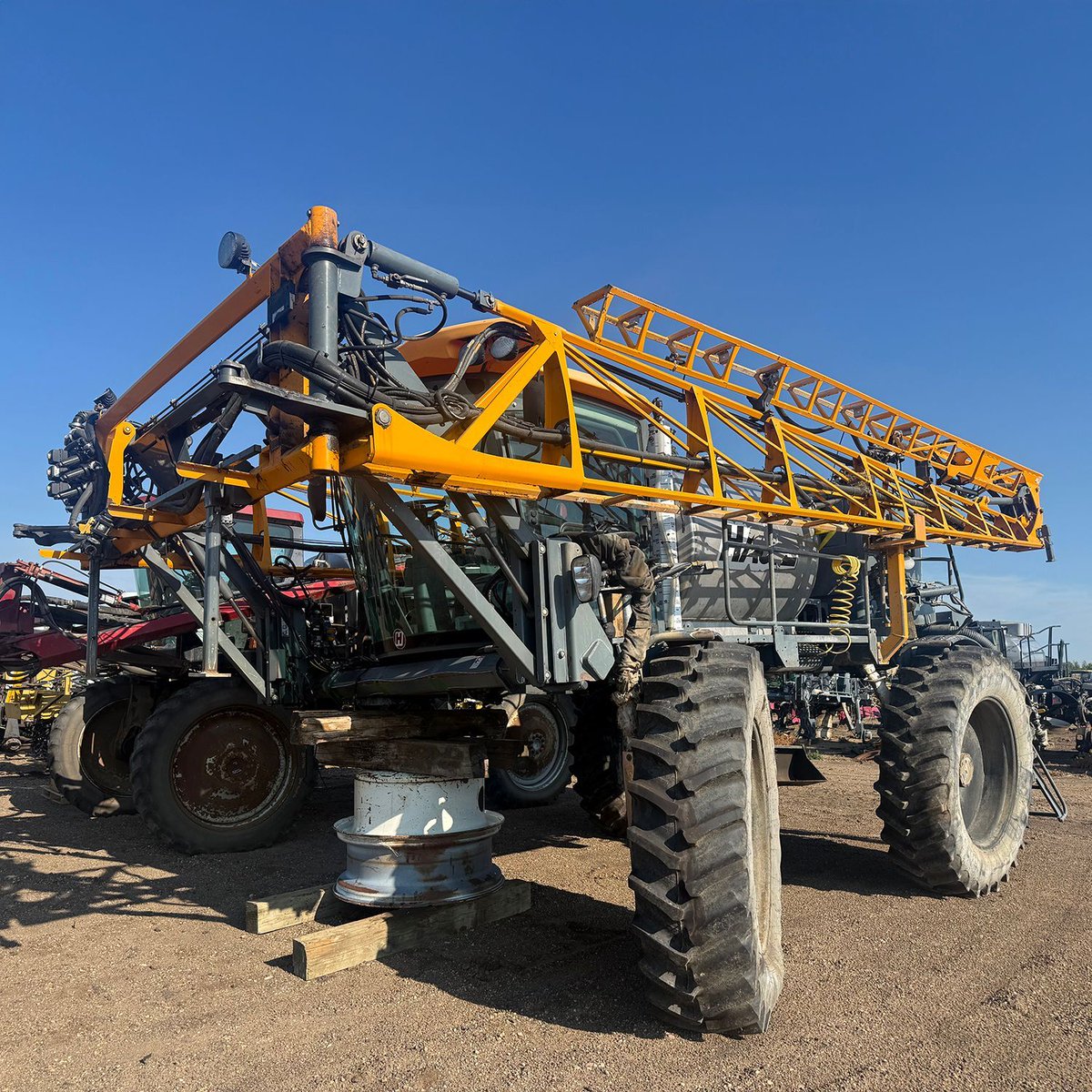 AllStatesAg's tweet photo. This Hagie STS12 Sprayer just arrived at our Salem, SD salvage yard. If you need parts from this Sprayer or any other, please call us at 877-530-4010. #Hagie #Sprayer #allstatesag #partsasap https://t.co/rxhY8yWkcd https://t.co/3B3muZHOO2
