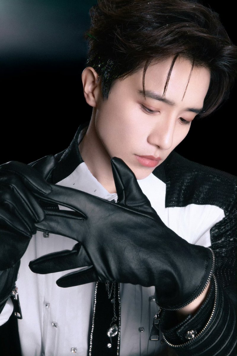 realTangBoYuan_'s tweet photo. 【20260801｜伯远 weibo】 

📸ภาพหนุ่มหล่อ
🌋伯远 2026「肆意盎然」巡回演唱会 杭州站 BOYUAN LIVE TOUR 2026
“LUSH” in CHENGDU

🔗https://t.co/rWLRXZKA4B

#伯远肆意盎然巡回演唱会
#伯远 #BoYuan #ป๋อหย่วน https://t.co/4I6JelUO2D