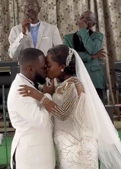 BonsamK61401's tweet photo. Almost two years now and there hasn’t been a single child from this marriage. Lol

The man at the back knew abt the mystery. https://t.co/X7fWHPNGU0