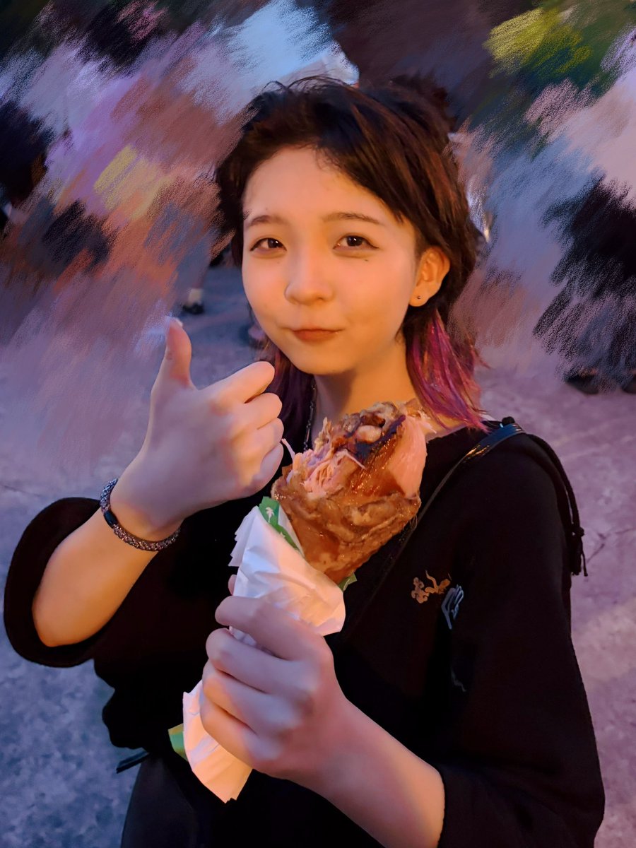 amane_LEalize's tweet photo. 大阪ありがとね〜 たくさん食べて休みましょう https://t.co/q9YBH3KIll