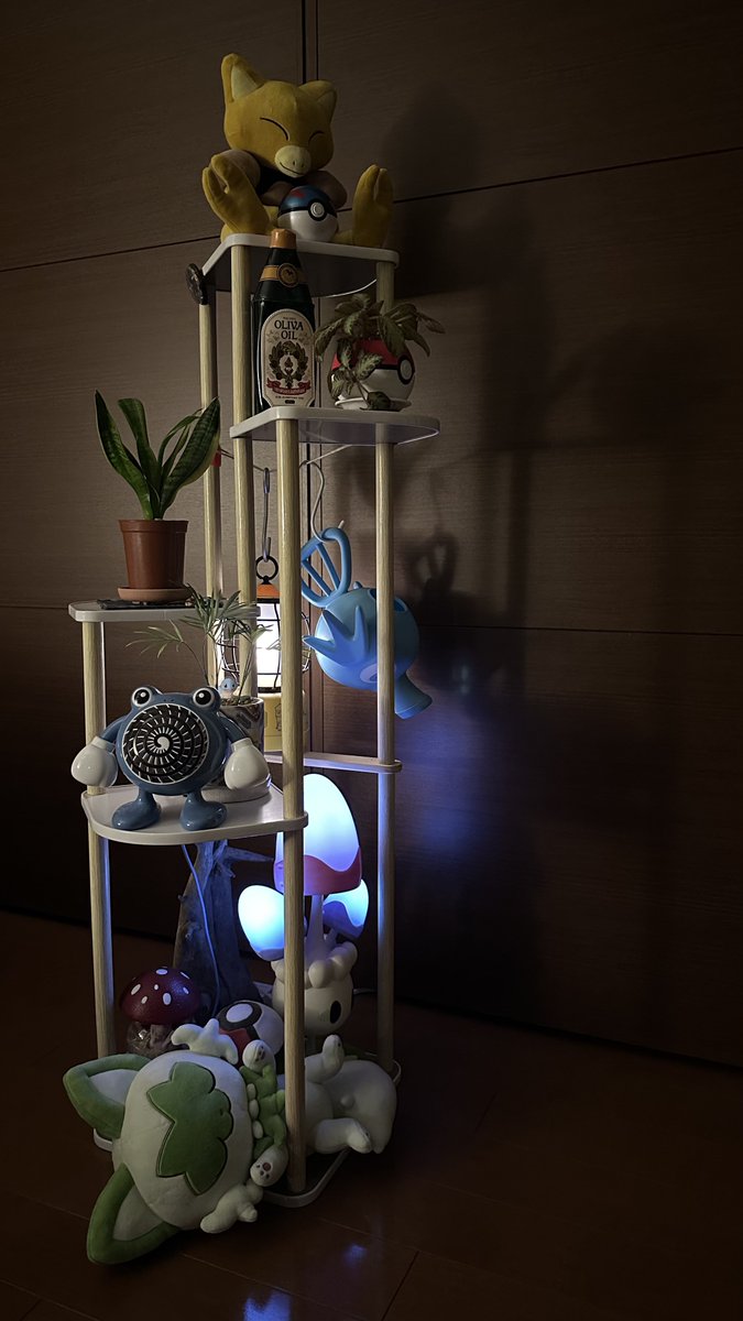 kenkenPokecame's tweet photo. ポケモンと観葉植物🪴💤 https://t.co/iZDCeWgOBU