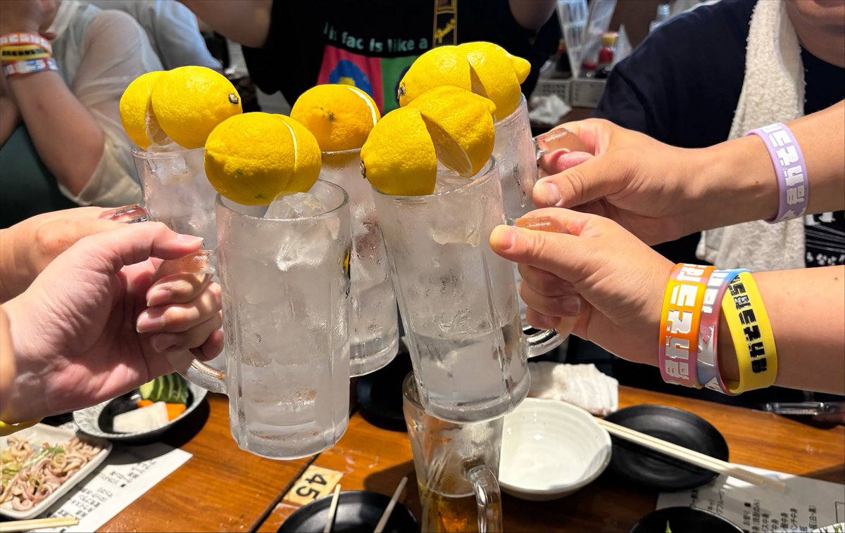 music__baka's tweet photo. 東京2日目は日中に1ヤラの聖地巡礼してきて、前呑みして渡さんのはぴばす祝えて楽しすぎたぁ〜❤️‍🔥

今日はセトリも変わってて、なんせ君ハコはやばかった（笑）毎回東京まで来てよかった！て心の底から思えるライブをしてくれるからやめられへんのよね〜🥰
今日のSNS OK動画はこちら💁‍♀️

#サイツアキノリ https://t.co/H5P4VbHRzC