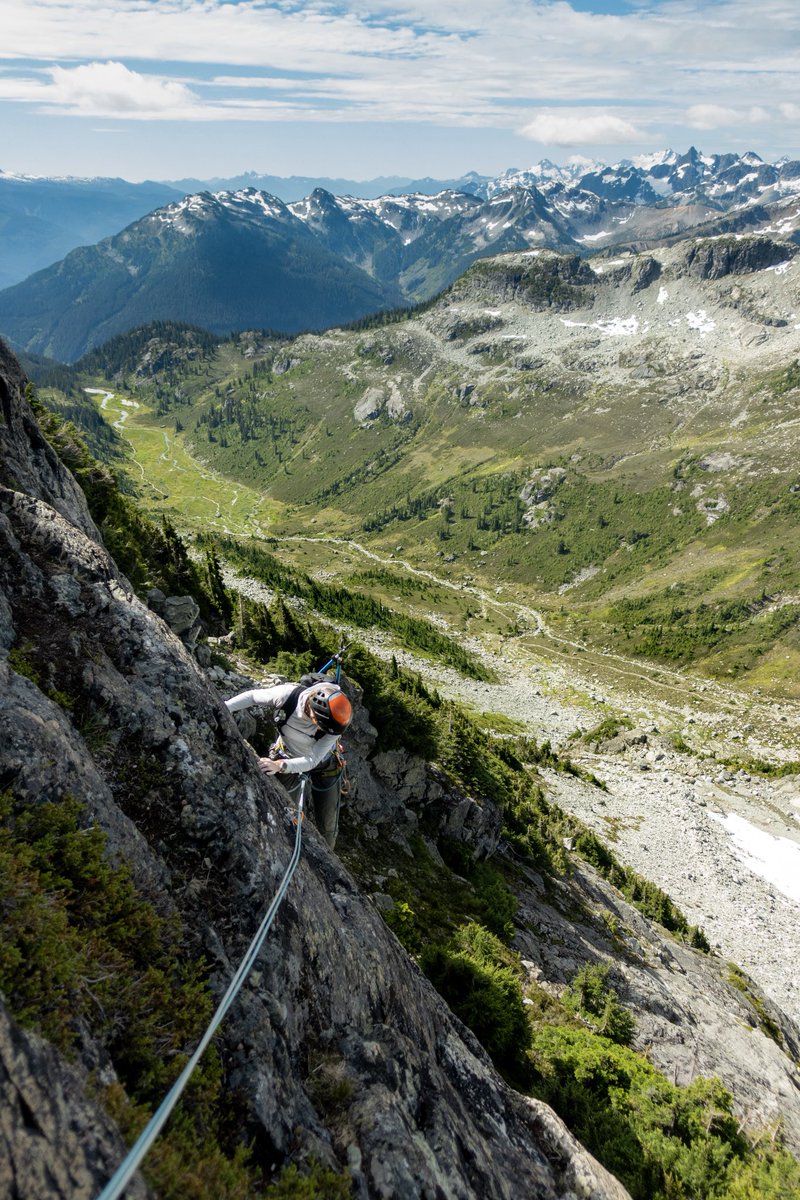 jalovis's tweet photo. Bastardo — Brandywine Mountain.

An aesthetic alpine rock route above the Brandywine basin with sweeping views across the Coast Mountains. One of those days where the approach, the climbing, and the ridge running all felt equally worthwhile. https://t.co/U3omSTQPYG
