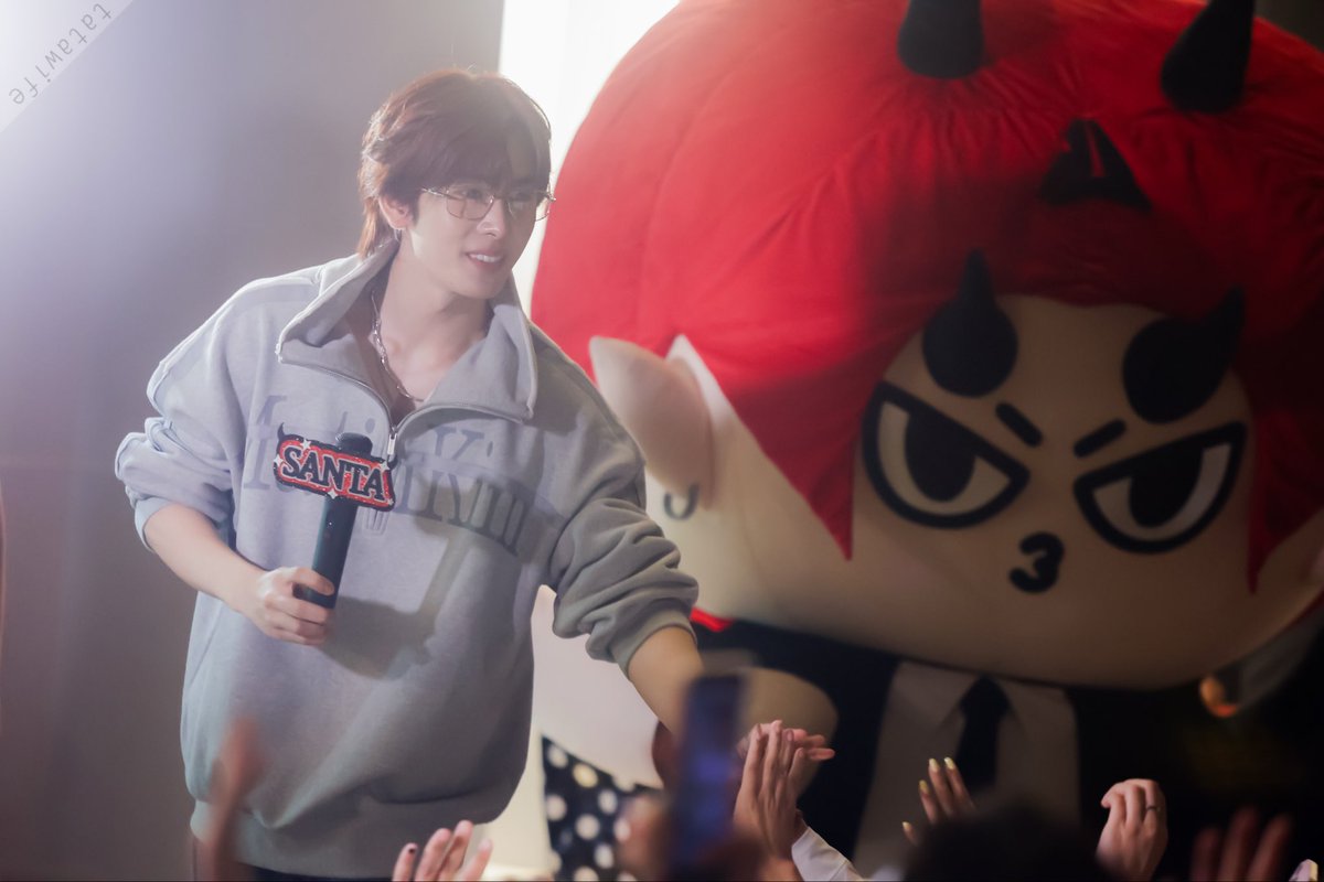 KarlTatawife's tweet photo. แว่นมานี่มาาาาาาา >____<
// ว่างทำรูปอีกเซ็ต ผช น่ารักก 555

PSD MOGULARRIVAL FS26

#งานมหกรรมนิยายนานาชาติ2026xPerthSanta
#santapp @Ppsanta https://t.co/mjRLJVVgsK