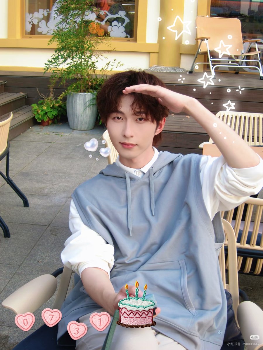 geyangleebae's tweet photo. A little late, but Happy belated birthday my cutie boy #LiGeYang 💕🎂🎉

 #李歌洋 https://t.co/ZpkJrYFL3V